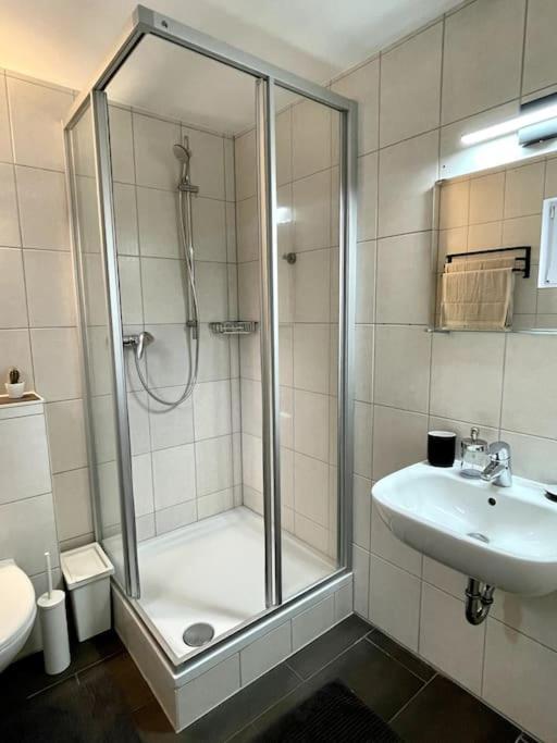 Gemuetliche Wohnung In Ruhigem Wohngebiet アシャッフェンブルク エクステリア 写真